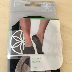 GAIAM Yoga Barre Socks Grip | NWT | Size S/M